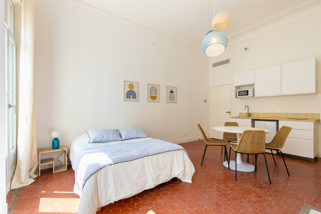 Studio Srnit - YOLOCOLIVING  - MARSEILLE 13001