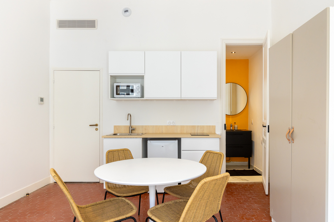 Studio Srnit - YOLOCOLIVING  - MARSEILLE 13001