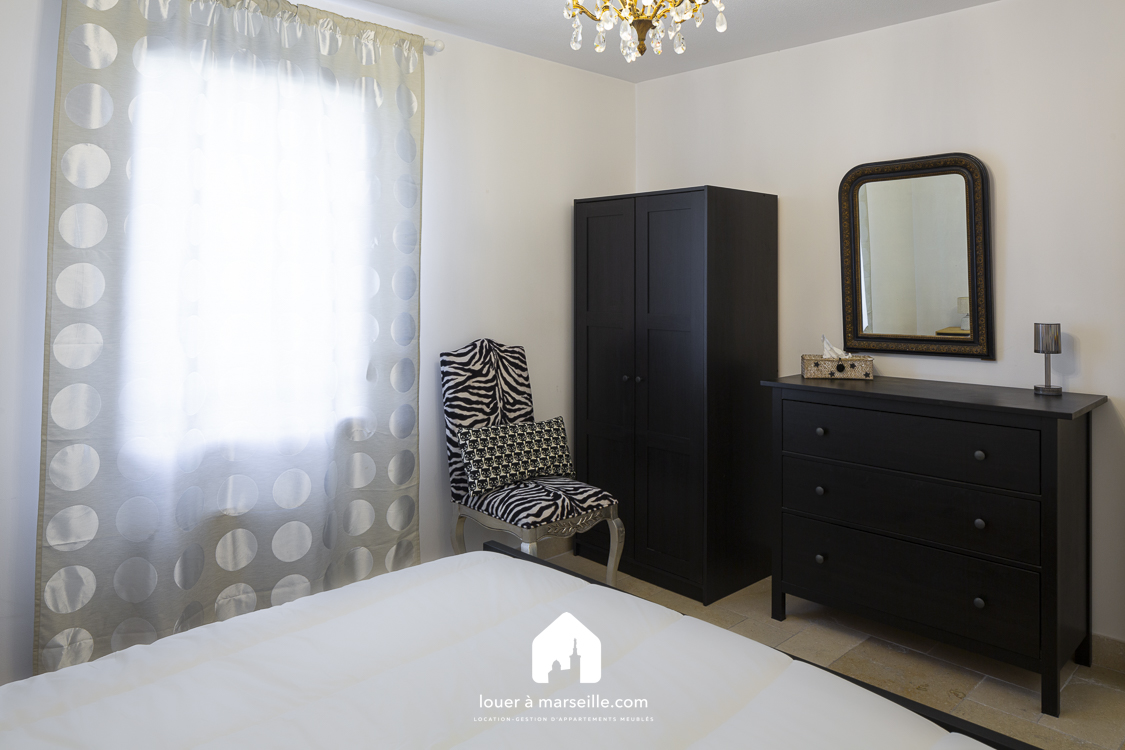 La mer calme - MARSEILLE 13016