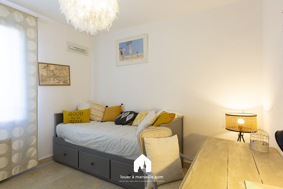 La mer calme - MARSEILLE 13016