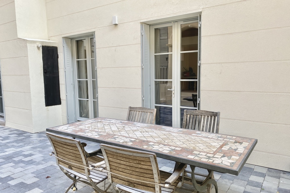ABEILLE CUBE � - Marseille 13001