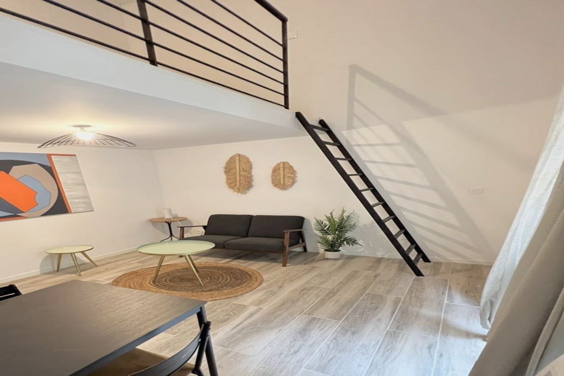 ABEILLE CUBE � - Marseille 13001