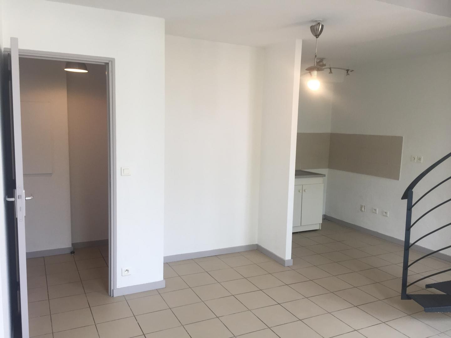 Location appartement loft saint barnab de type 2 au calme et lumineux  - Marseille 13012