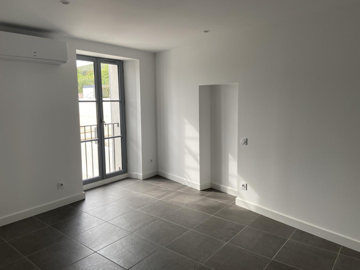 Location T2 terrasse rnov  - Marseille 13014