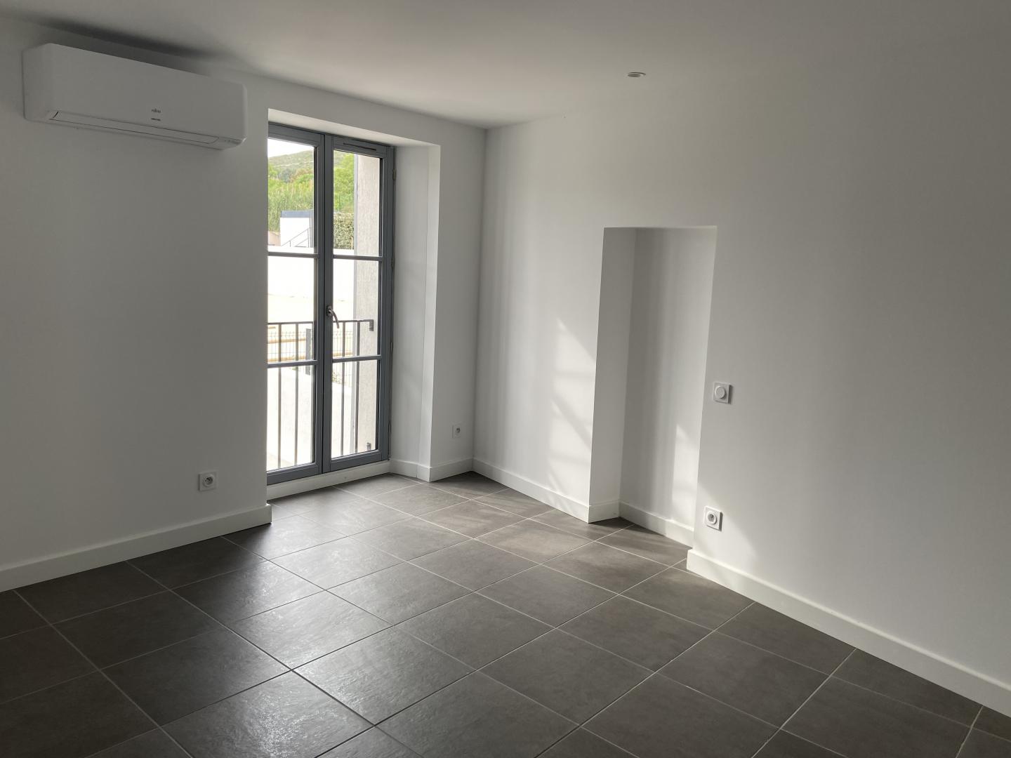 Location T2 terrasse rnov  - Marseille 13014