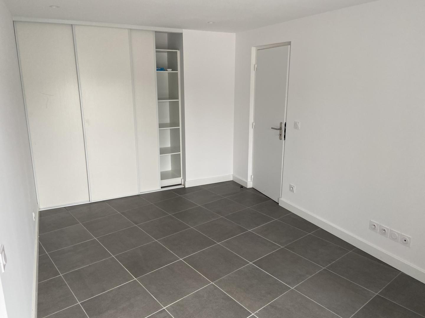 Location T2 terrasse rnov  - Marseille 13014