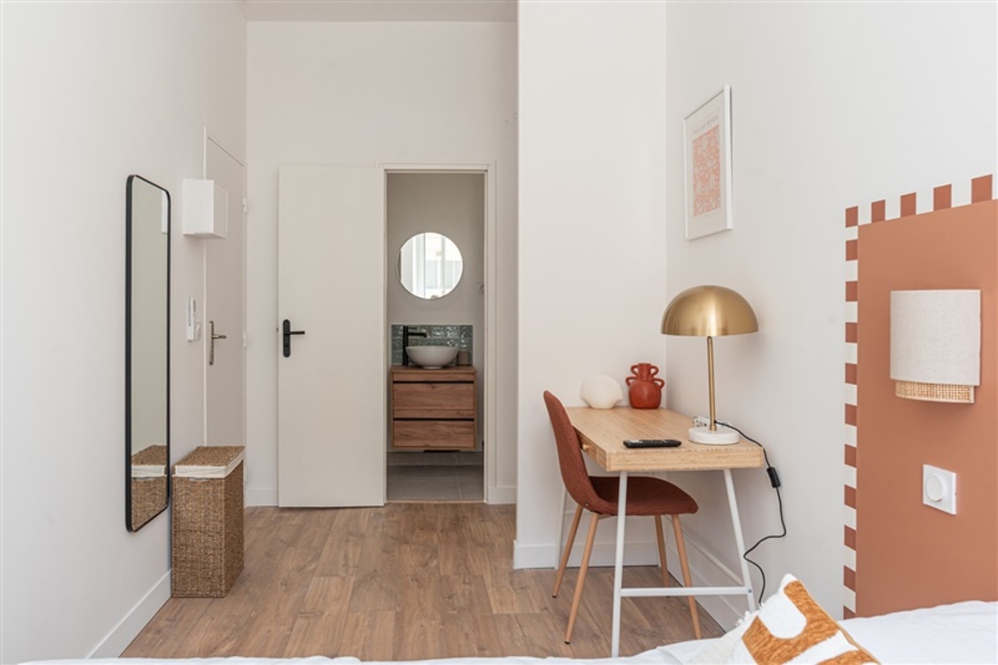 CHAMBRE 5 - COLODGE � - MARSEILLE  13001