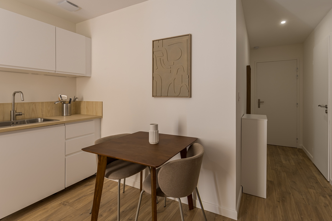 R2 � - MARSEILLE 13001