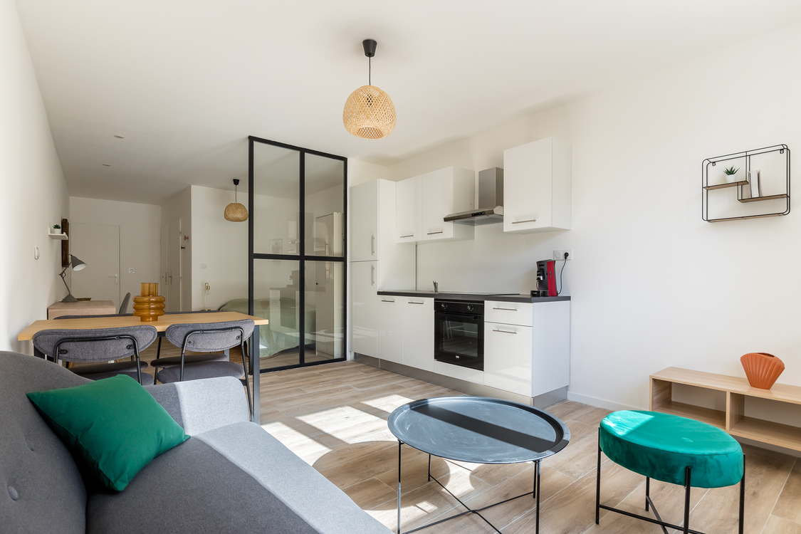 VACON 4 � - MARSEILLE 13001