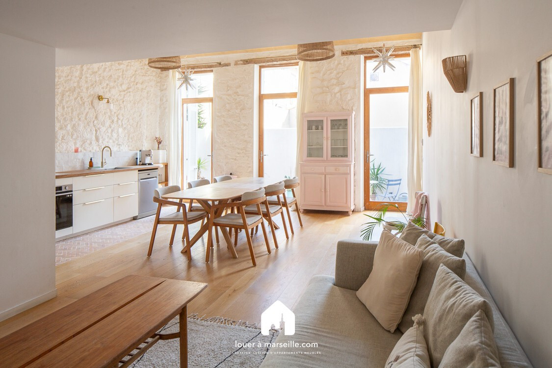 House / Villa � Marseille - photo 2