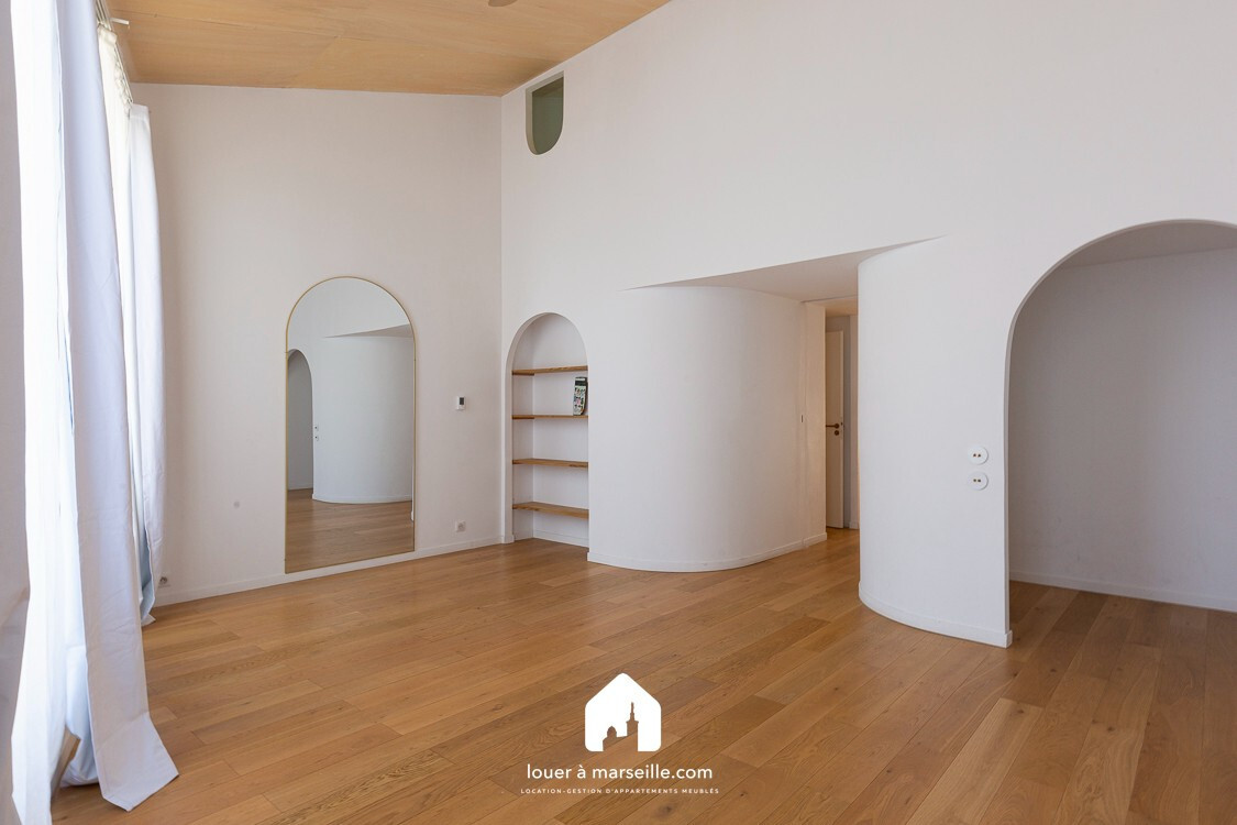 House / Villa � Marseille - photo 6
