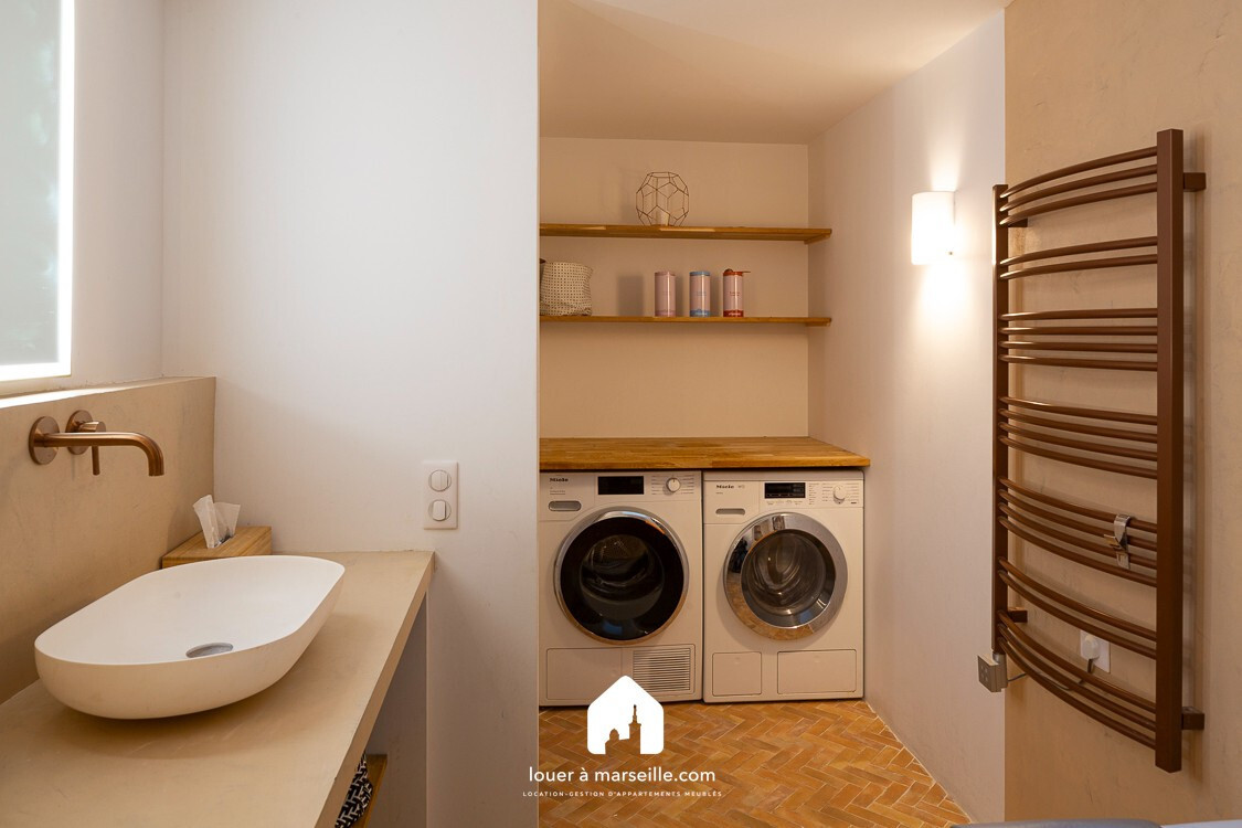 Maison / Villa � Marseille - photo 9